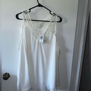 White lace back torrid tank top. New with tags